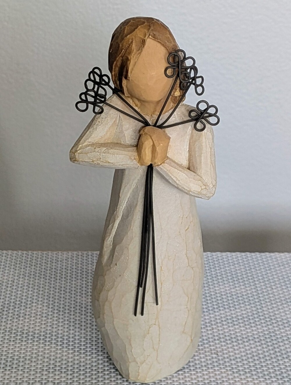 Willow Tree Friendship Figurine with Wire Flowers